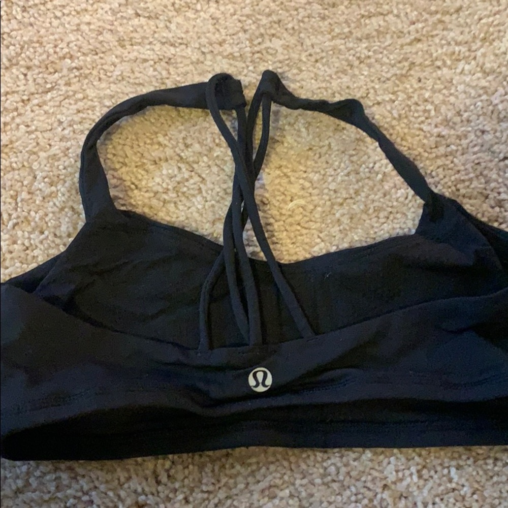 Black lululemon sports bra